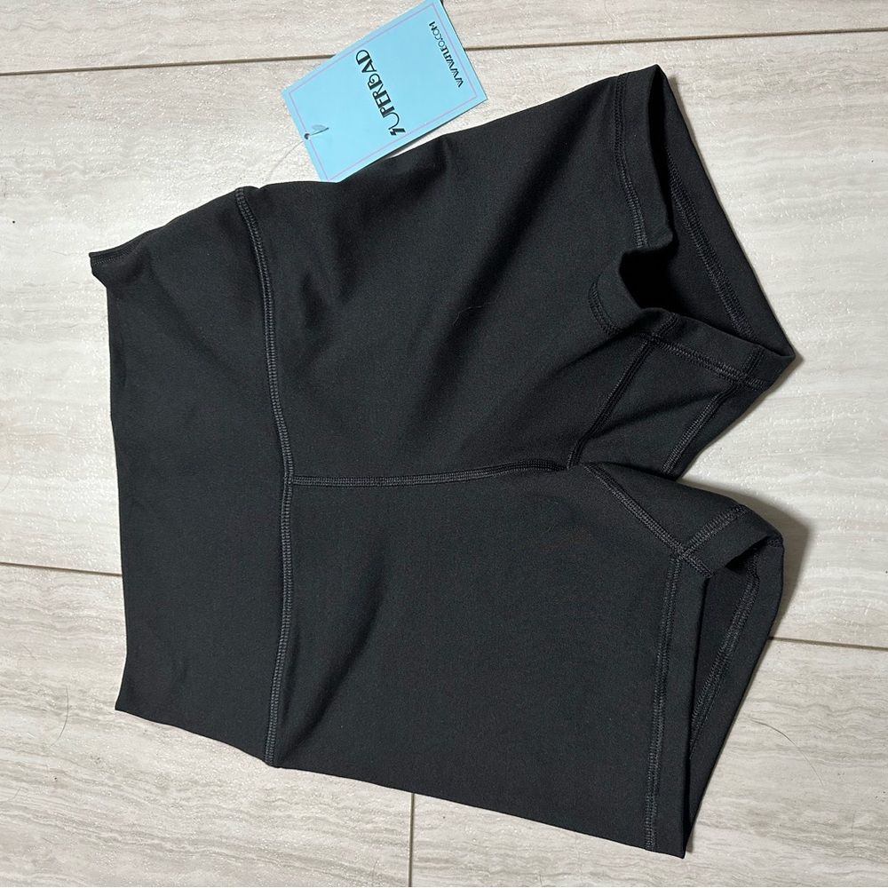 Black Fleo shorts NWT
